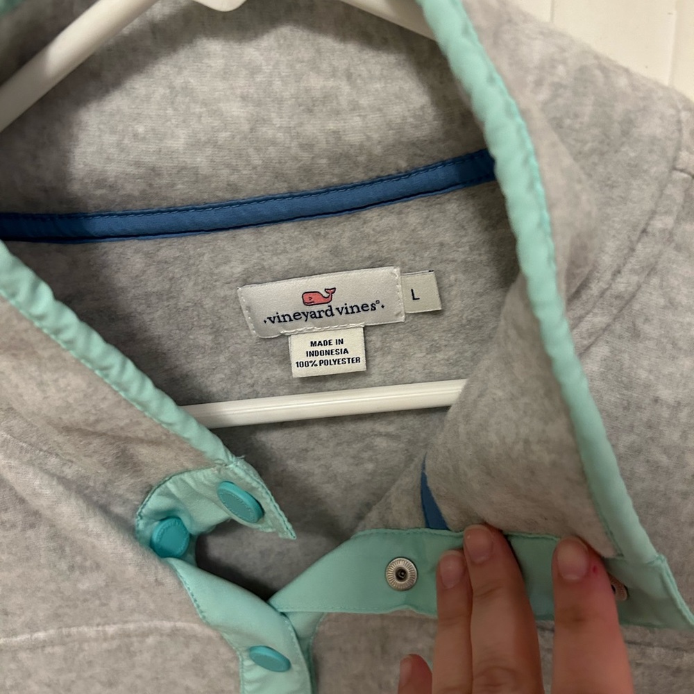 Vineyard Vines pullover - Picture 2 of 2